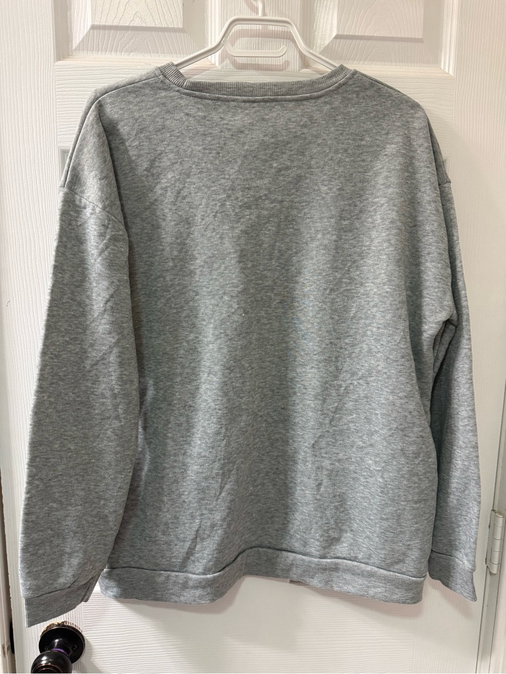 Bookworm Graphic Sweatshirt Gray Crewneck Size L – Cozy Reader Pullover - Picture 6 of 7